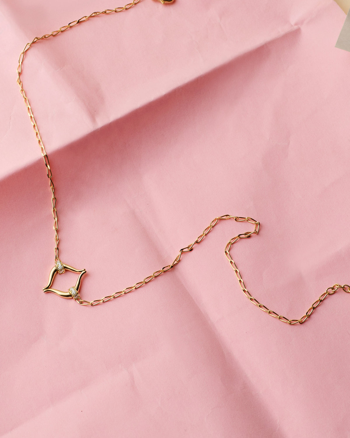 How to maintain your 750 gold jewelry?