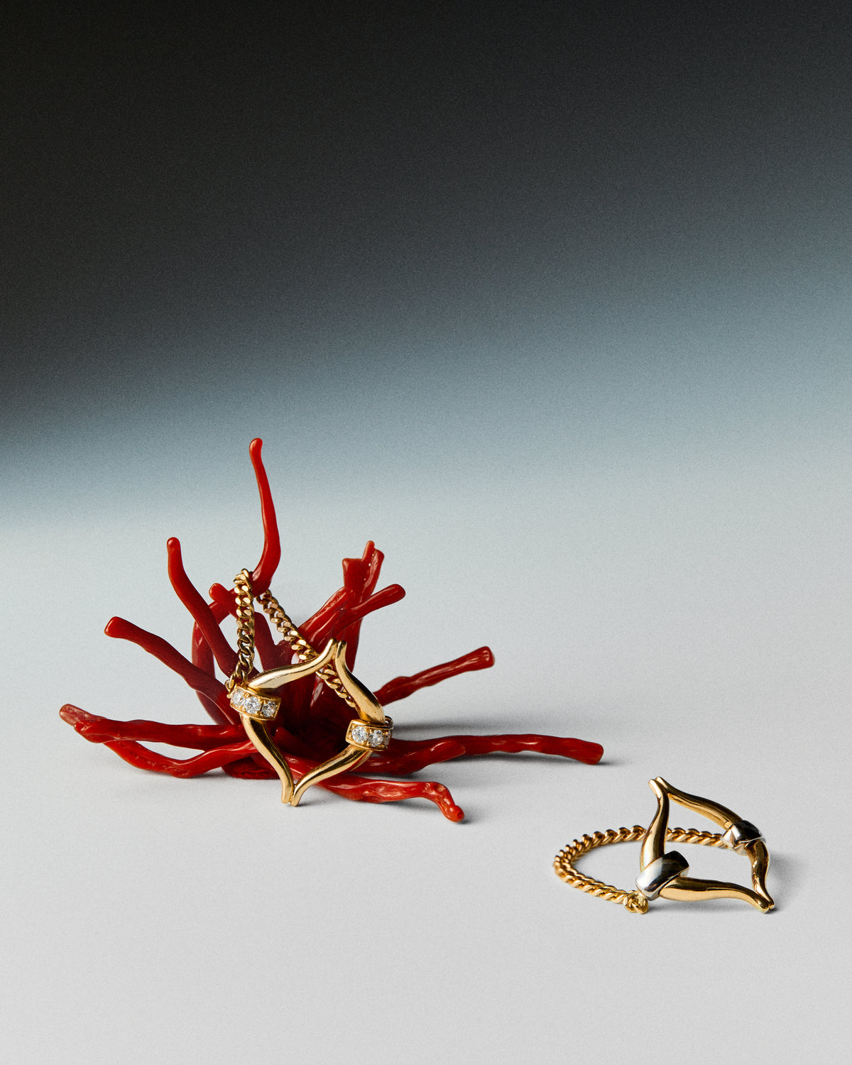 Why is 18-carat gold favored in French jewelry?