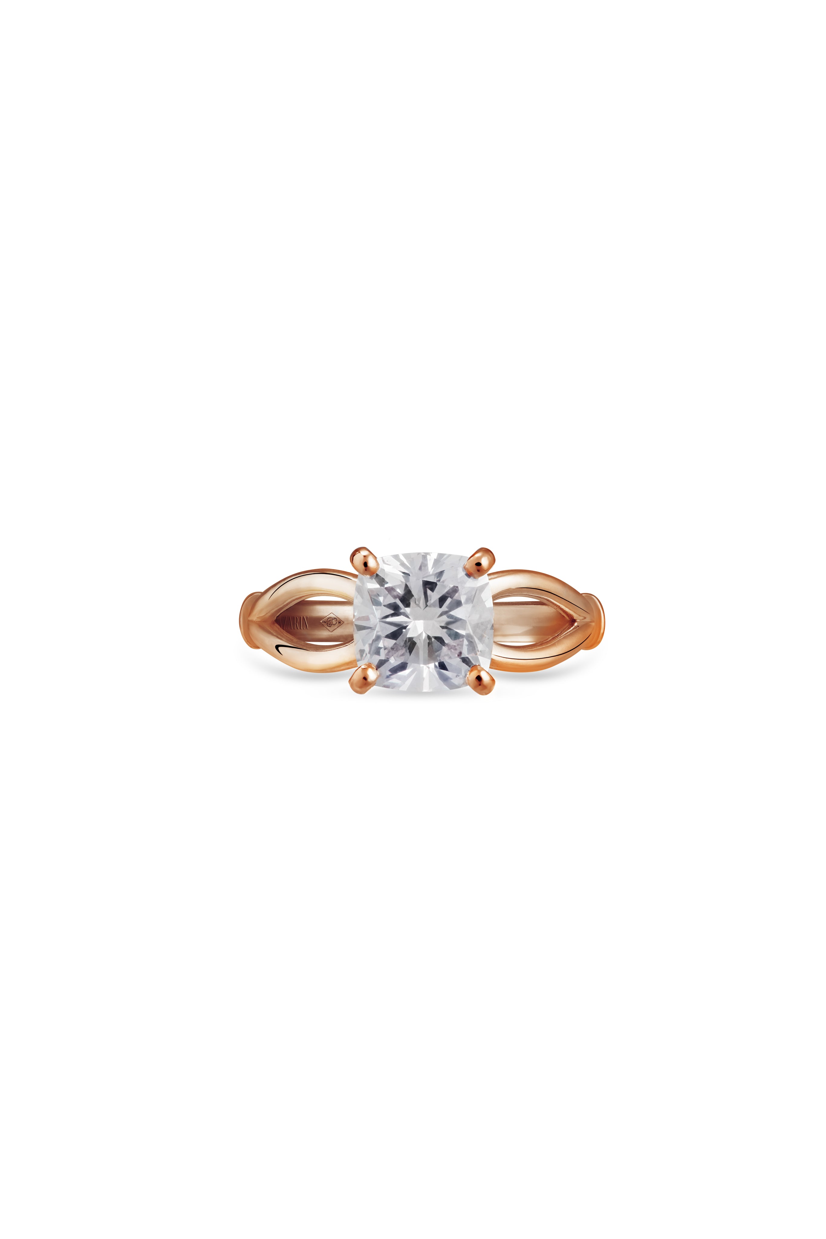 Amoretto Cushion Solitaire - or rouge