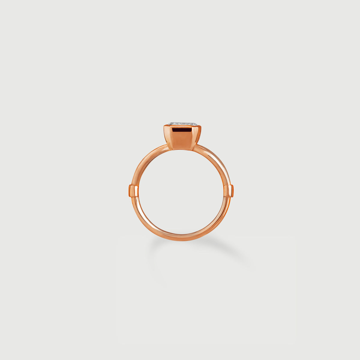 Amoretto Emerald Solitaire - Red gold